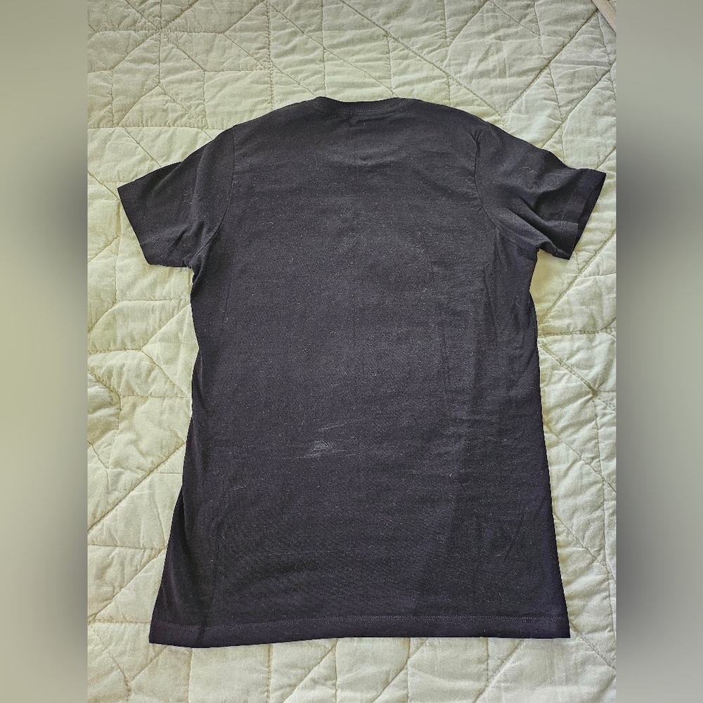 Yellowstone - Beth Dutton Black - Short Sleeve Tee Shirt- Large - Picture 2 of 5